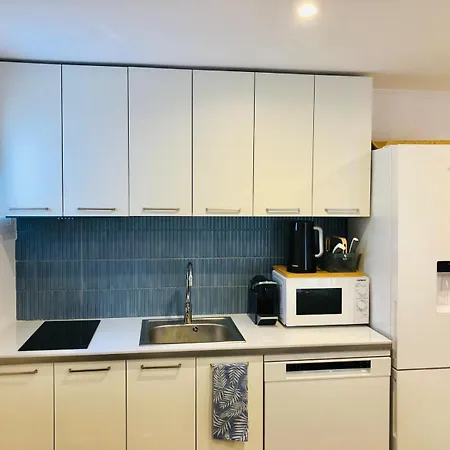 아파트 101 - Beachside Renovated 1br W Private Garden *