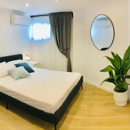 101 - Beachside Renovated 1br W Private Garden Cambrils