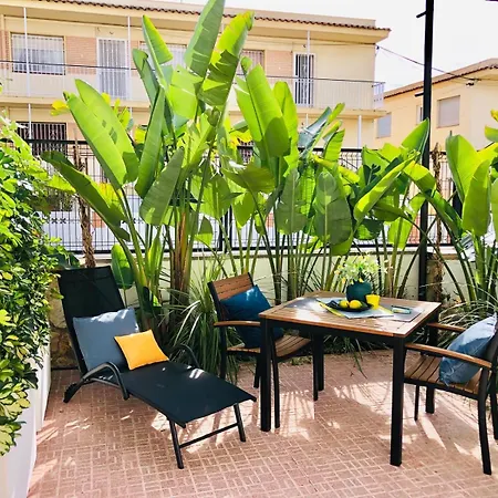 Apartamento 101 - Beachside Renovated 1br W Private Garden