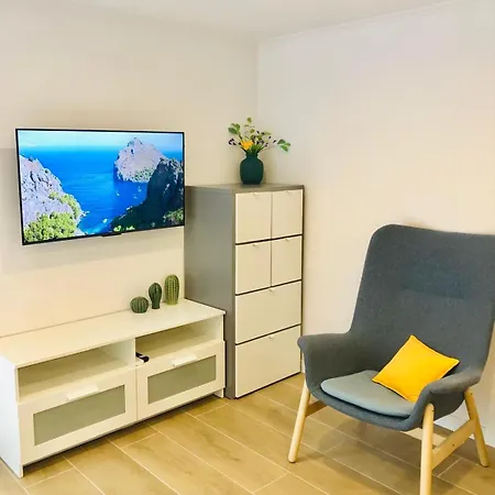 101 - Beachside Renovated 1br W Private Garden شقة كامبريلس