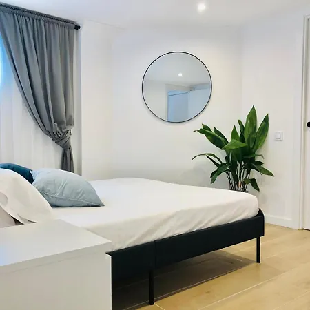 101 - Beachside Renovated 1br W Private Garden شقة كامبريلس