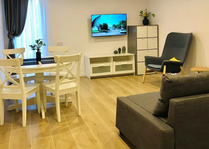 101 - Beachside Renovated 1br W Private Garden * 캠브릴스