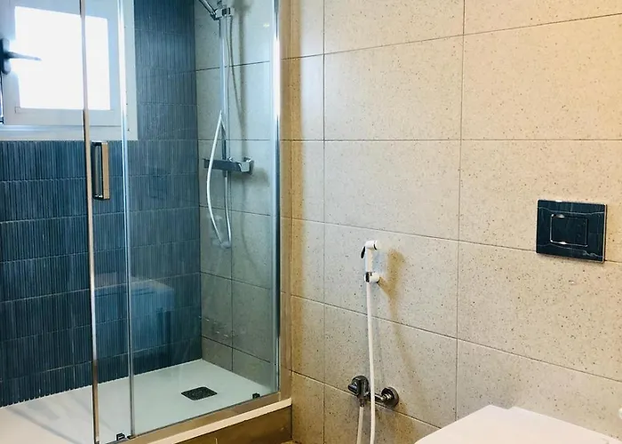 101 - Beachside Renovated 1br W Private Garden 아파트 캠브릴스