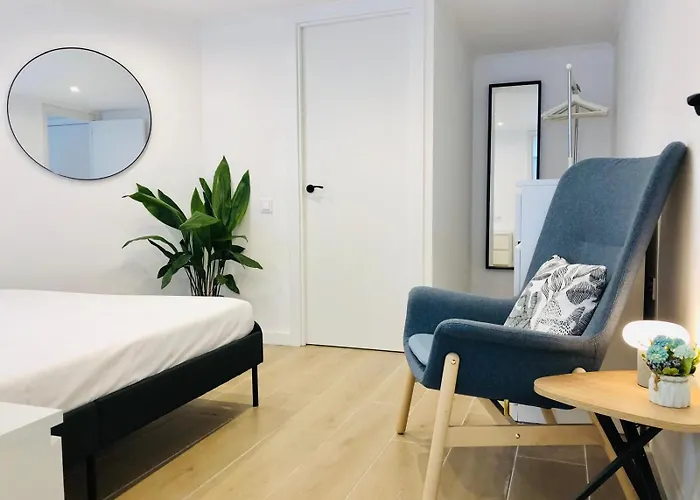 101 - Beachside Renovated 1br W Private Garden *